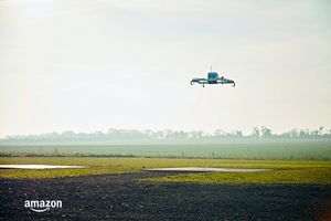 ​Amazon voorzichtig van start met dronebezorging