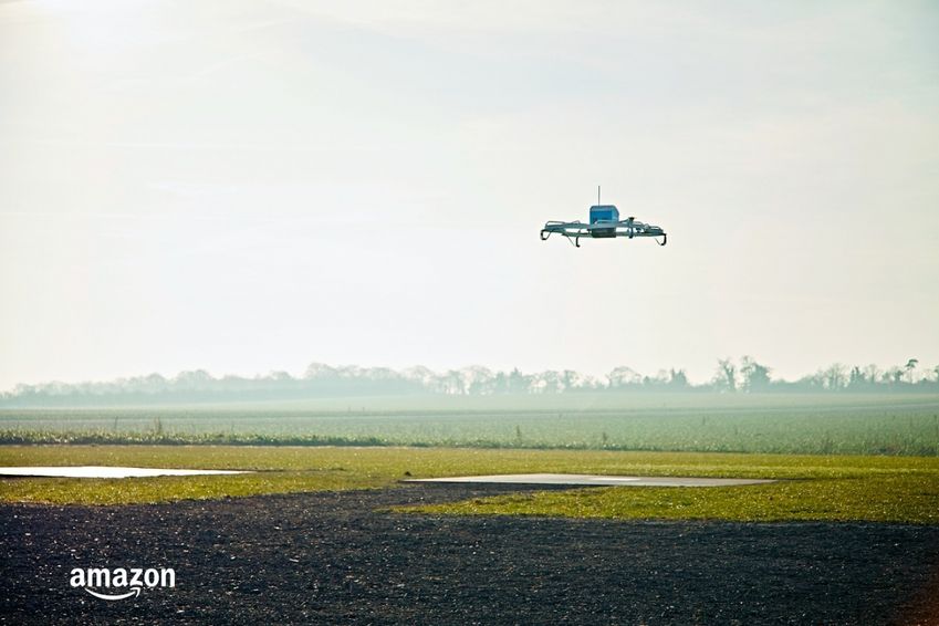 Amazon voorzichtig van start met dronebezorging