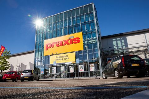 ​Praxis neemt pakketautomaten in gebruik