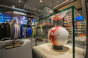 ​Perry Sport doet het in elke winkel anders