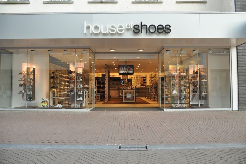 Curator dagvaardt bestuurders van House of Shoes