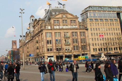 ​Hudson’s Bay winkelt bij de Bijenkorf