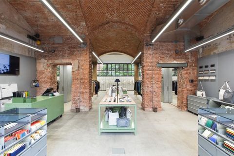 Een vlaggenschip voor gerecyclede mode