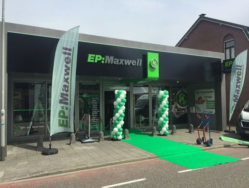Maxwell sluit de helft van zijn winkels