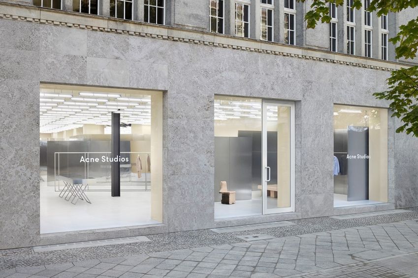 Acne Studios rolt RFID in rap tempo uit