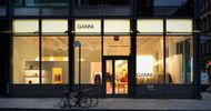 Pastelkleuren en retro-design: zo vestigt Ganni zich in New York