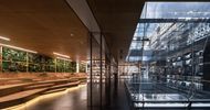 Dit is een boekwinkel, fastfoodrestaurant en theehuis ineen 