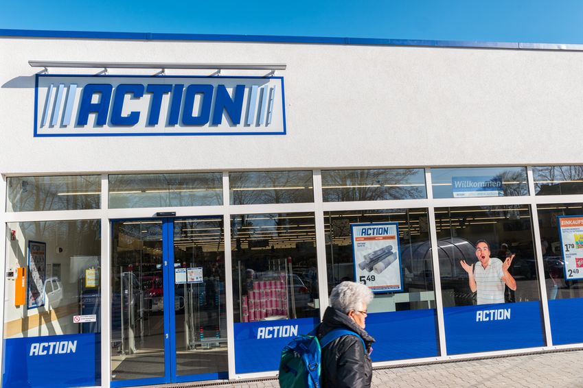 Action maakt meer werk van online