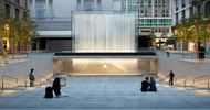 Bij deze Apple-winkel ga je door een fontein naar binnen