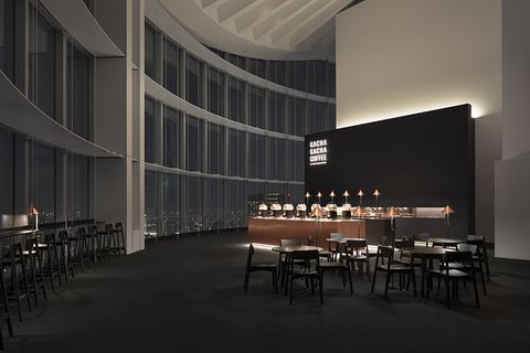 In deze innovatieve koffiezaak ben je zelf de barista