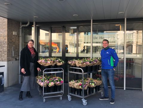 Al 53 duizend bossen bloemen gedoneerd door Red je Boeketje