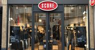 Waarom Score zich prima voelt in het midden