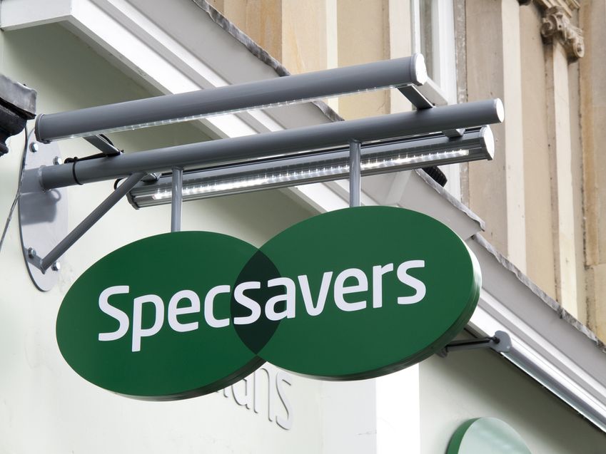 Specsavers schort huur Nederlandse winkels op