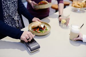 Betaaldiensten via wearables goed voor 42,9 miljard dollar in 2026