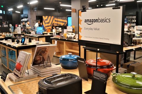 Hoe Amazon steeds fysieker en veelzijdiger wordt