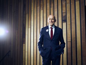 Andrew Jennings: Mr. Warenhuis