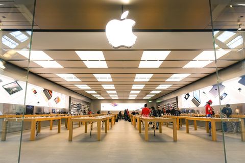 'Apple overweegt heropening winkels in april'