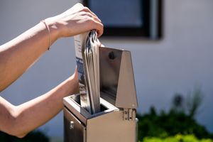 Amsterdam bestraft folderverspreiders die ja/ja-sticker negeren