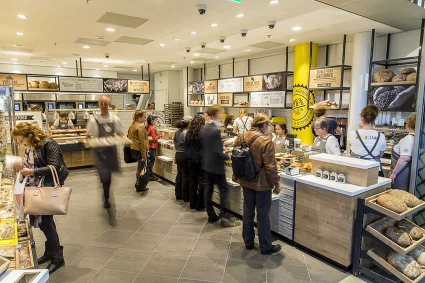 NS weet Starbucks, Broodzaak en Smullers te slijten