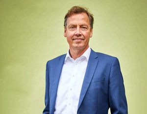 Plus-topman Brouwer per 1 juli weg