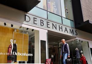 Britse winkelketens Debenhams en Topshop op omvallen