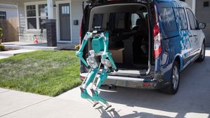 Ford zet wandelende pakjesrobot in de markt