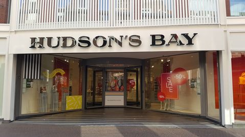 Hudson’s Bay diep in het rood, ondanks goed slot