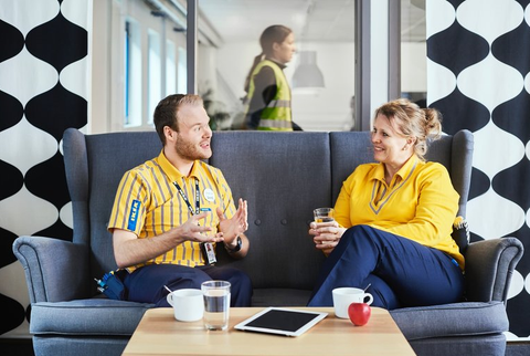 IKEA laat mensen thuis op hun eigen bank solliciteren