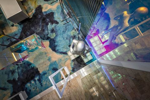 Een futuristische look voor Newmood’s eerste fysieke winkel