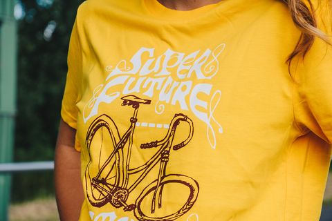 Deze profwielrenner heeft nu een kledingmerk