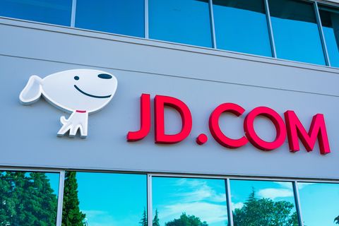 Oprichter JD.com doet stap terug
