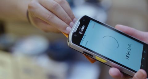 HEMA experimenteert met smartphone als kassa
