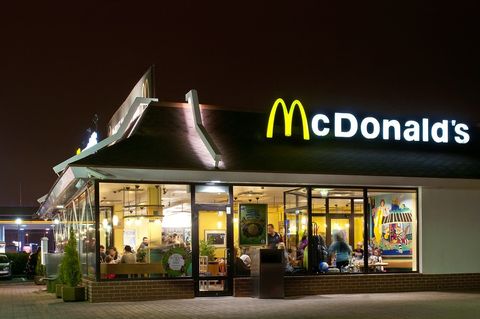McDonald's bedient in honderd restaurants aan tafel