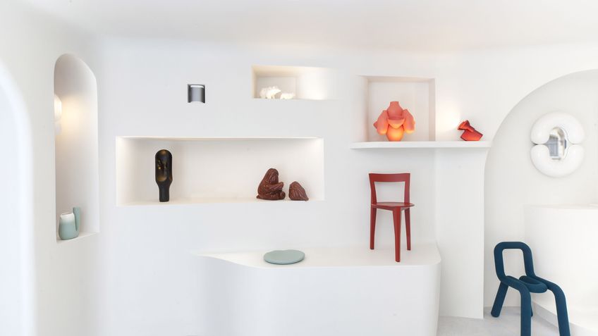 Binnenkijken in een grot-achtige winkel waar kunst de show steelt