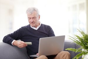 ‘Oudere shopt vooral bij bekende webshop’