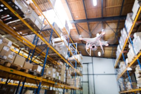 Walmart denkt aan drones in de winkel