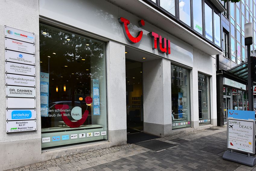 TUI neemt twee failliete reisbureaus over