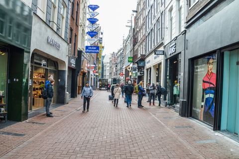 Ook rustiger in winkelstraten grote steden