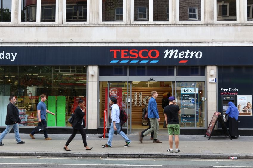 Supermarktketen Tesco schrapt 4500 banen