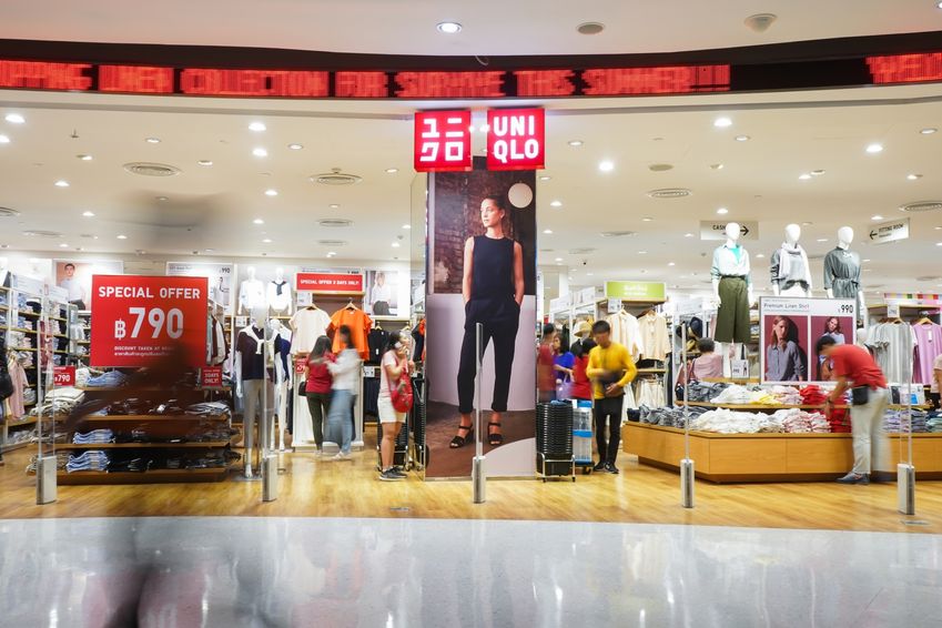 Moederbedrijf Uniqlo geeft winstwaarschuwing