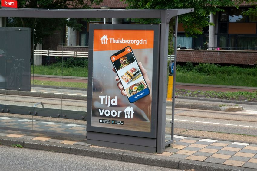 Thuisbezorgd.nl begint met afhaalservice op stations