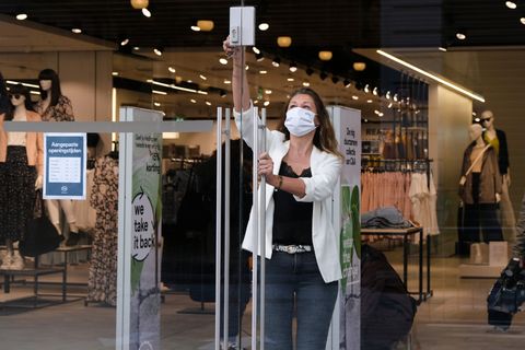 België versoepelt winkelbeleid: samen shoppen mag weer