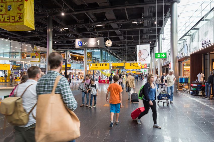 Schiphol wil daling winkelomzet keren