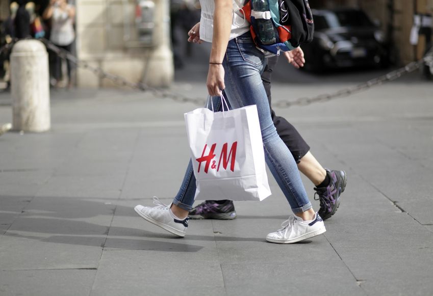 Minder aanbiedingen bij H&M: winst neemt flink toe