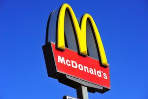 McDonald's ontslaat ceo om relatie met medewerker