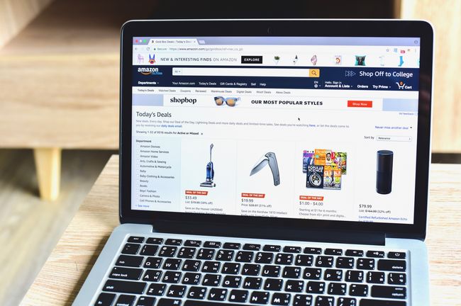 Hoe komt Amazon aan al die nepreviews?