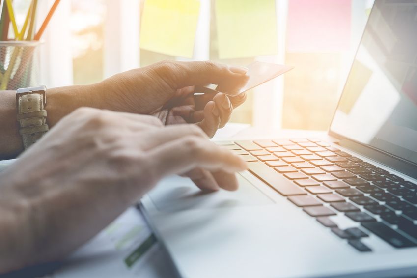 Nederlanders geven meer uit bij Europese webshops dan ooit