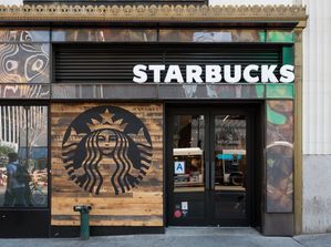 Starbucks sluit achtduizend winkels na ophef over racisme