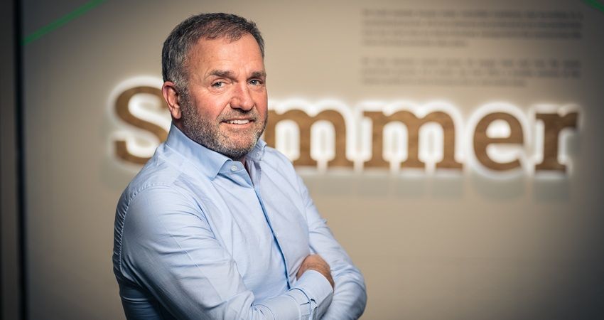 'Het mes moet in de bouwbureaucratie'