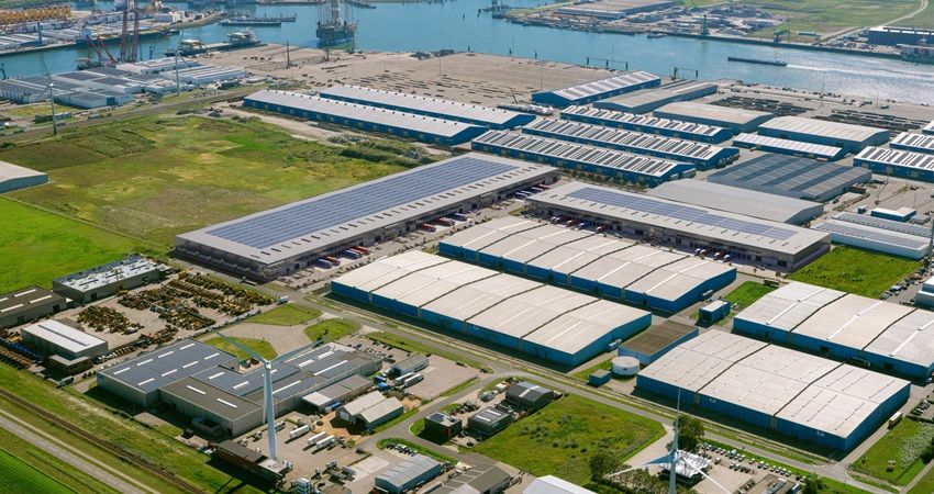 Supermaritime huurt Smartlog Vlissingen DC4 van DHG